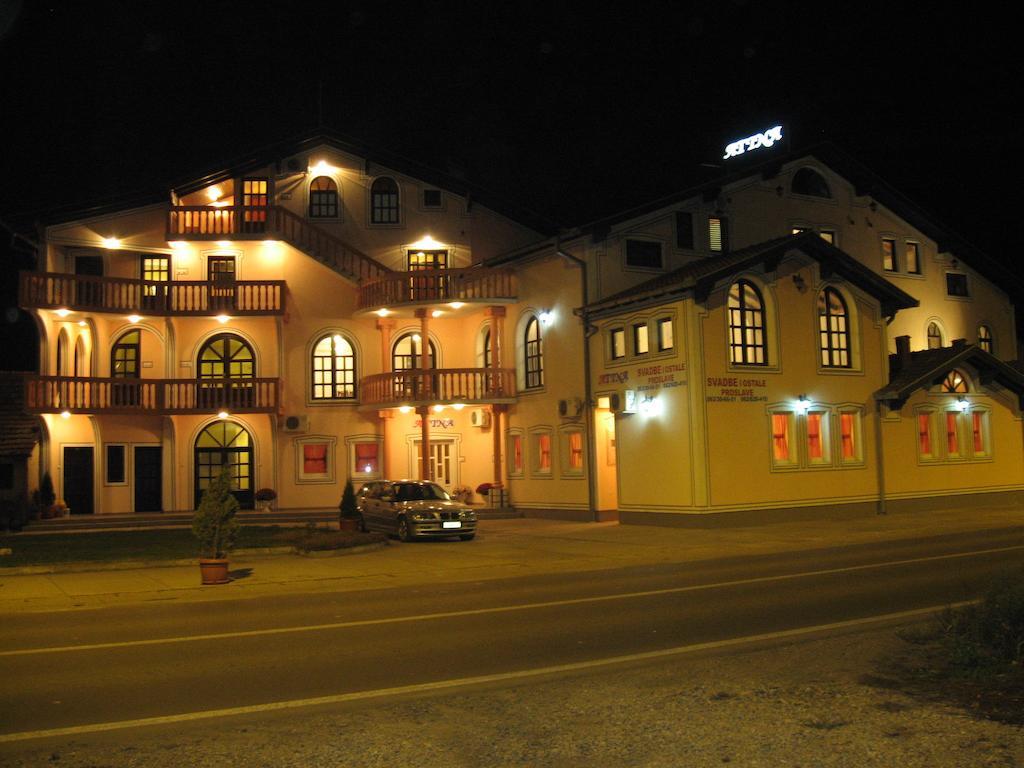 סטארה פאזובה Villa Atina מראה חיצוני תמונה