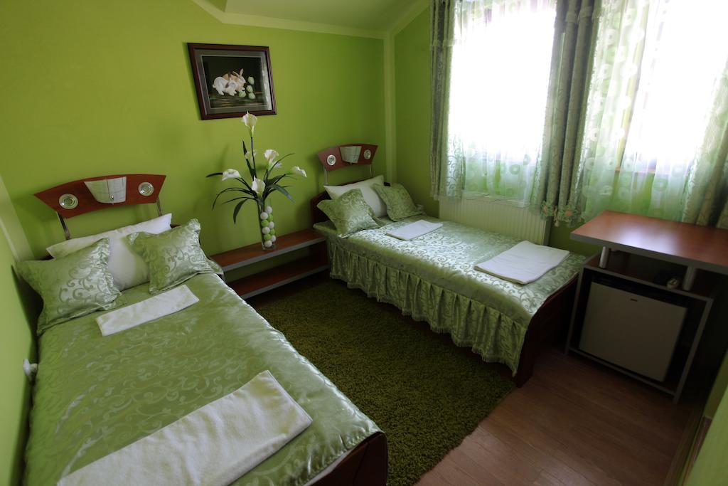 סטארה פאזובה Villa Atina חדר תמונה
